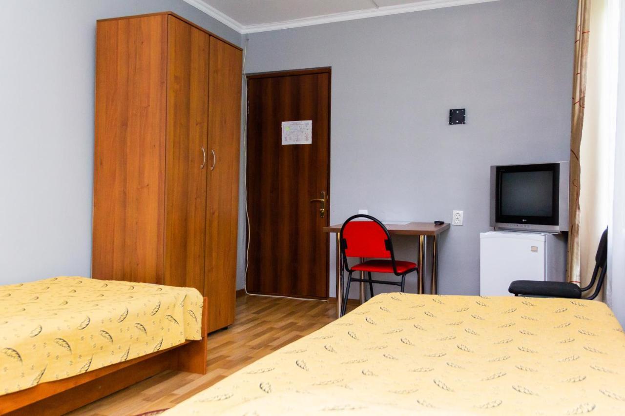 Hotel Tahar Алматы Экстерьер фото